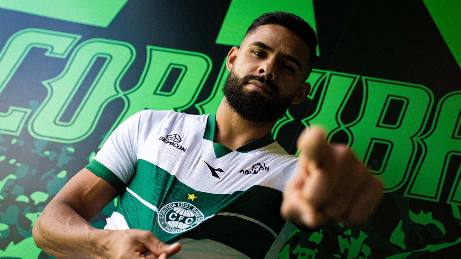 Coritiba anuncia Felipe Jonatan em 2026