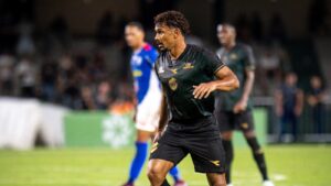 Coritiba se classifica no Paranaense contra Cianorte