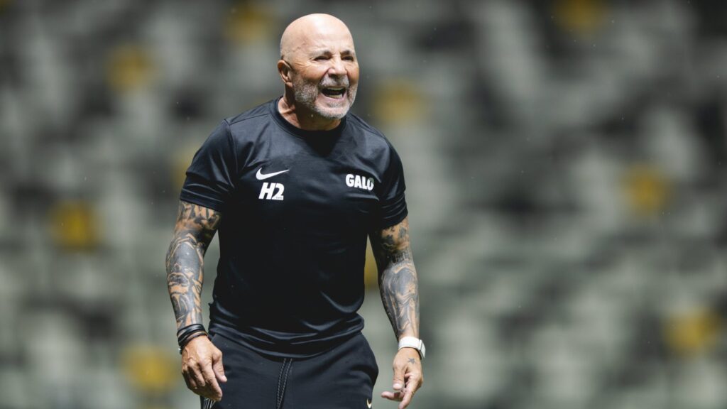 Atlético-MG demite Sampaoli e sonda técnico do Coritiba