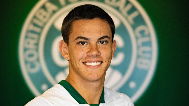 Coritiba fecha com JP Chermont