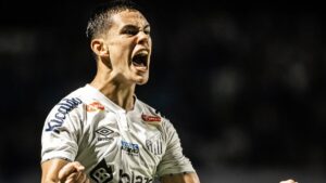 Coritiba acerta com JP Chermont, lateral do Santos