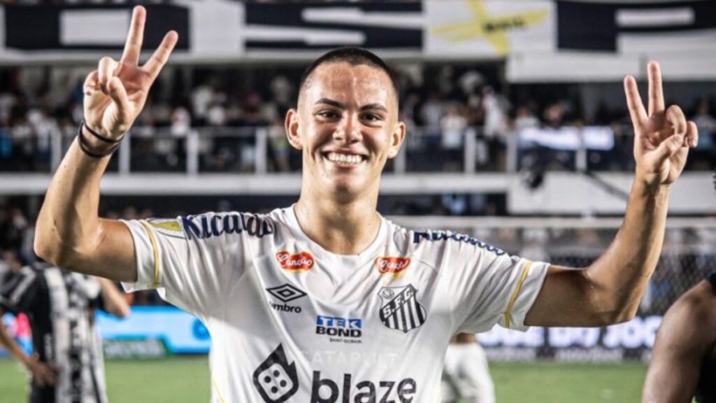 Coritiba acerta com JP Chermont, lateral do Santos