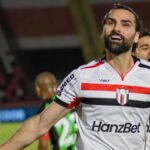 Coritiba tem oportunidade com Léo Gamalho