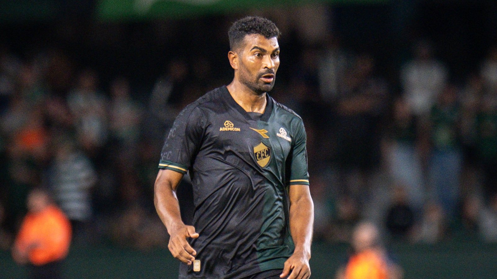 Coritiba se classifica no Paranaense contra Cianorte