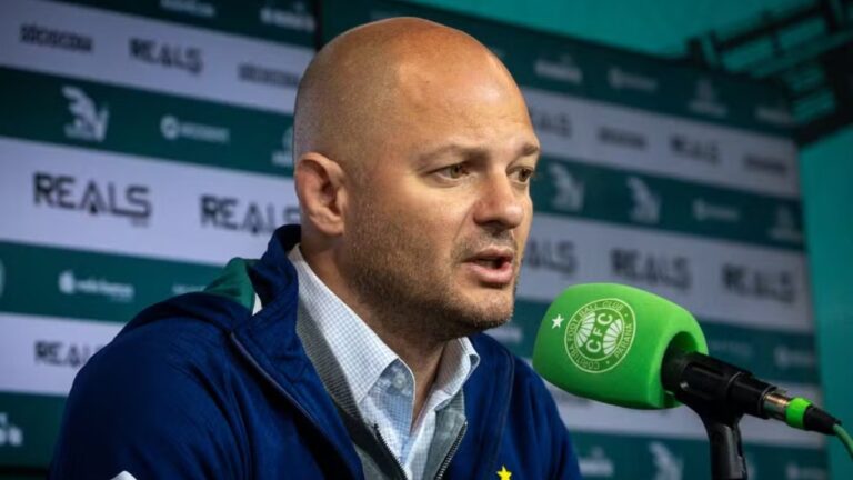 Coritiba é eliminado pelo Operário e William Thomas aparece