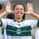 Coritiba joga de portões abertos com time feminino