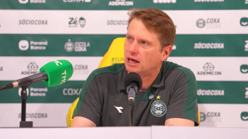 Coritiba vence com dedo de Fernando Seabra