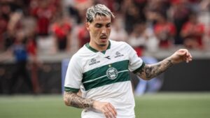 Coritiba visita Athletico-PR pelo Brasileirão