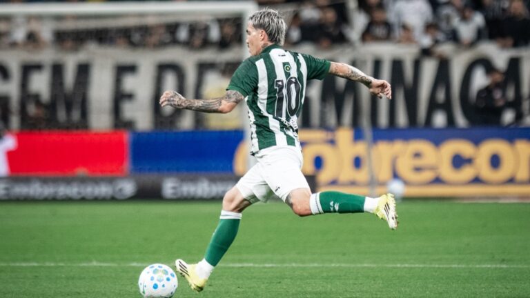 Coritiba enfrenta Corinthians fora de casa