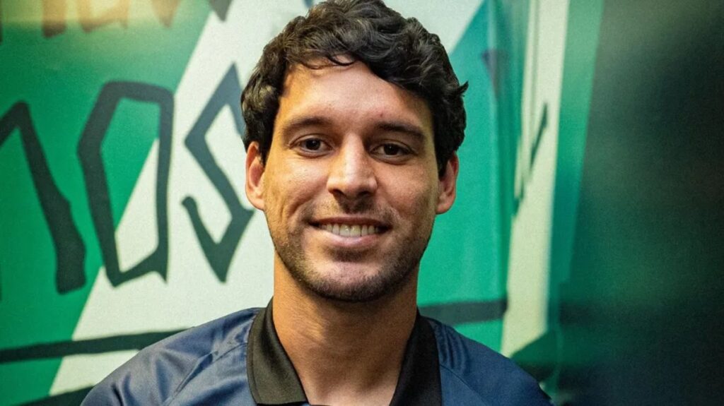 Coritiba anuncia novo goleiro do Internacional