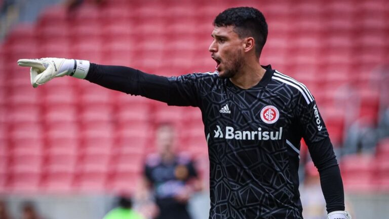 Coritiba anuncia novo goleiro do Internacional