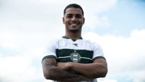 Coritiba anuncia Renato Marques