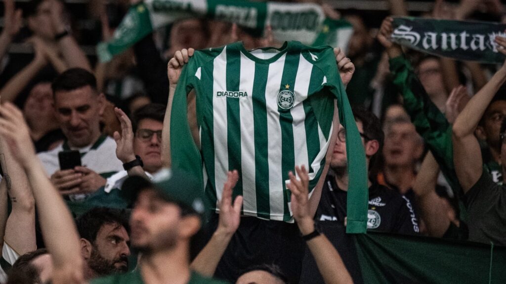 Coritiba enfrenta Corinthians fora de casa