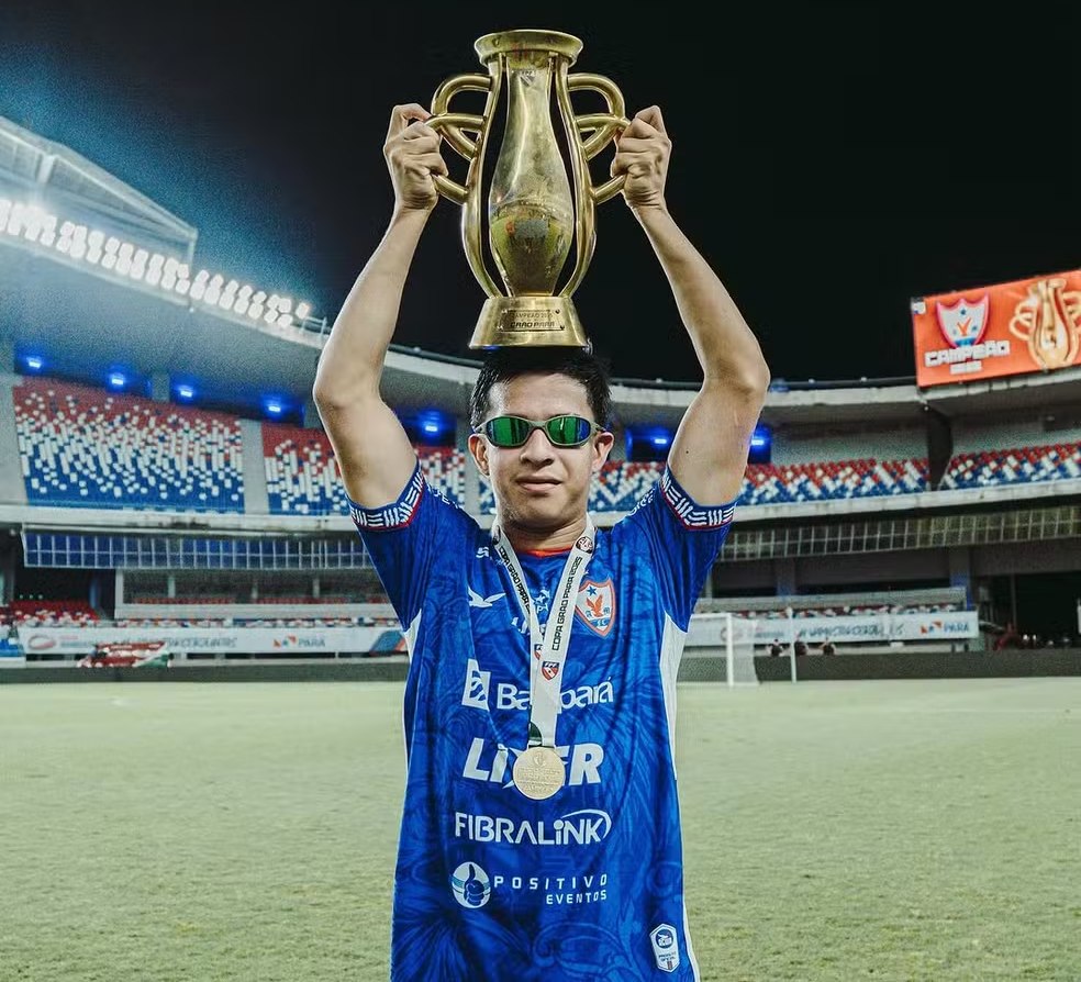 Coritiba encaminha contratação de Kukri