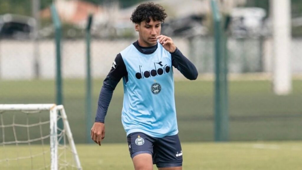 Coritiba tem novidade da base no banco