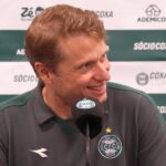 Coritiba vence Santos fora de casa pelo Campeonato Brasileiro