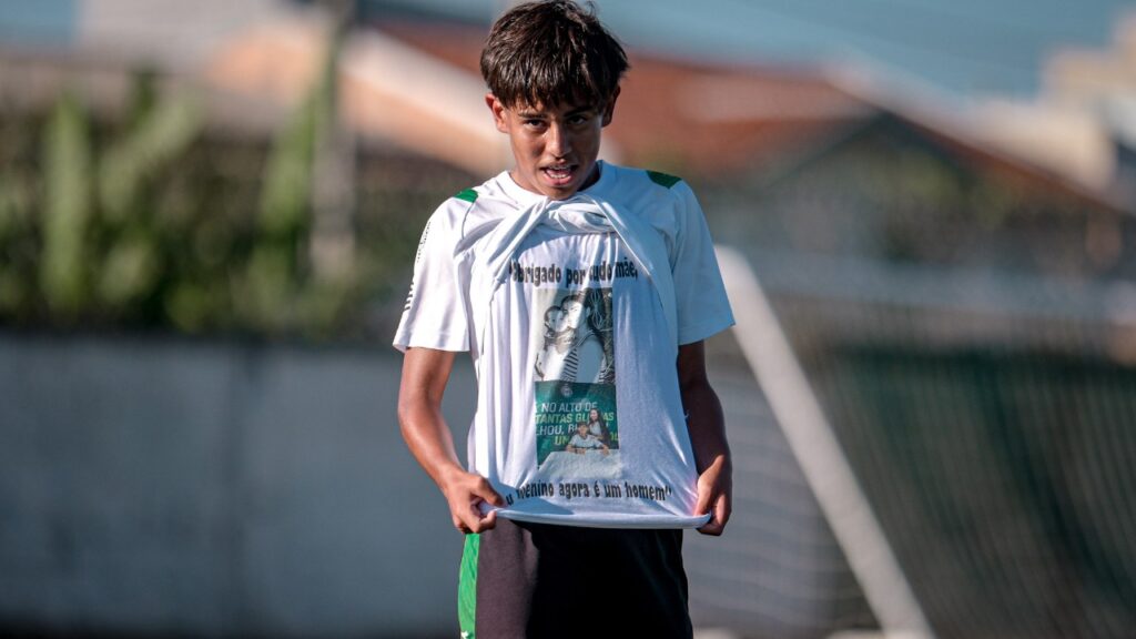 Coritiba goleia no Sub-17