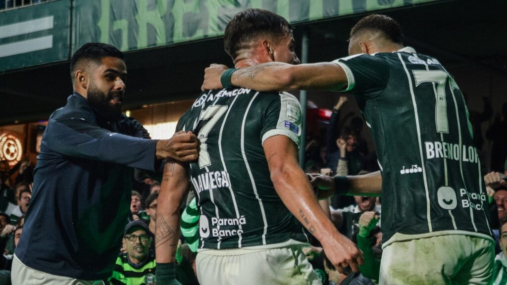Coritiba vence Bahia pelo Brasileirão