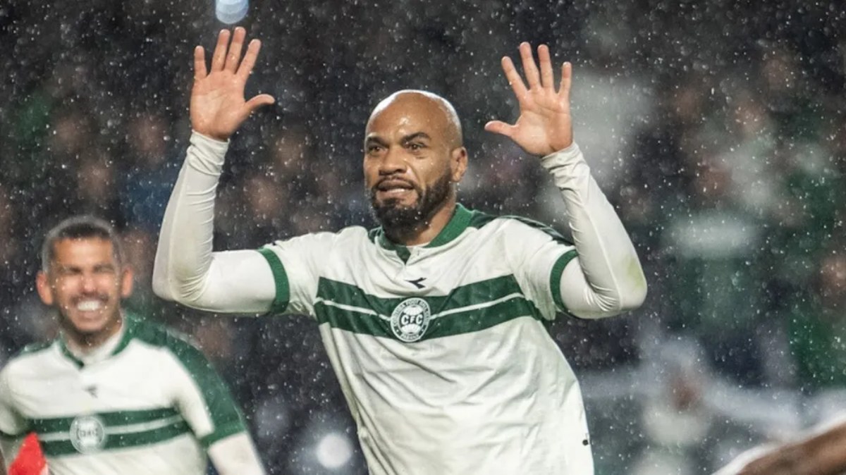 Coritiba sofre empate amargo contra Internacional